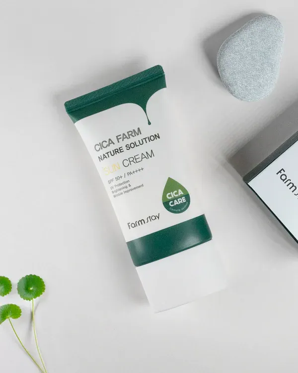 FarmStay_Cica_Farm_Nature_Solution_Sun_Cream_1